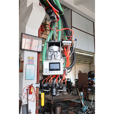 Stroj za ubrizgavanje pjene dobre kvalitete Poliuretanski robot PU spužvasta mašina za izradu završnog materijala